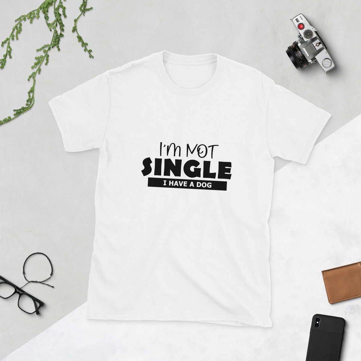 T-shirt "I'm not single I have a dog" pour les amoureux des chiens